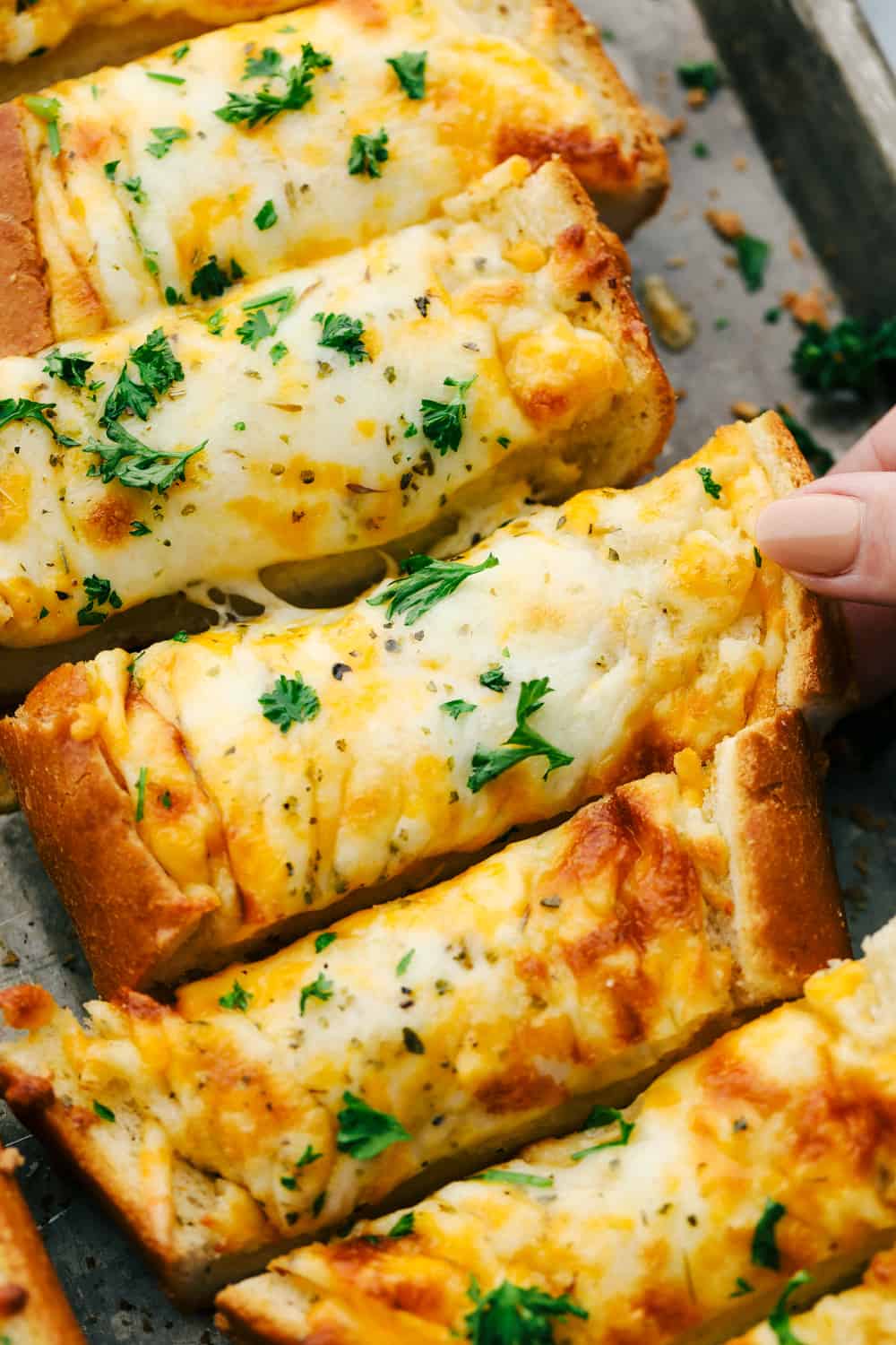 Make Easy Cheesy Garlic Bread: Quick & Delicious Side Dish